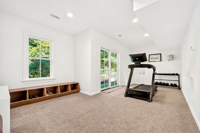 313 Garfield Rd, Concord, MA 01742