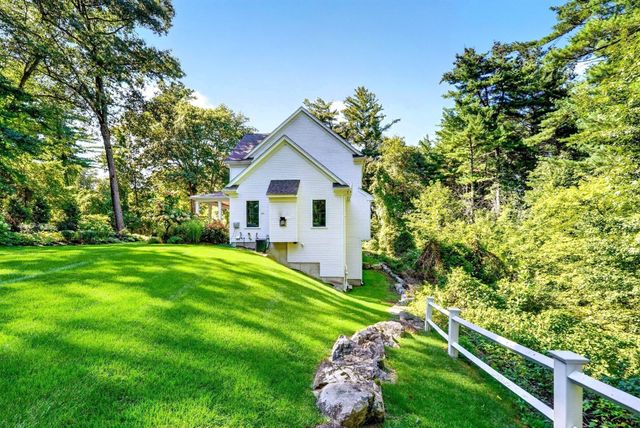 313 Garfield Rd, Concord, MA 01742