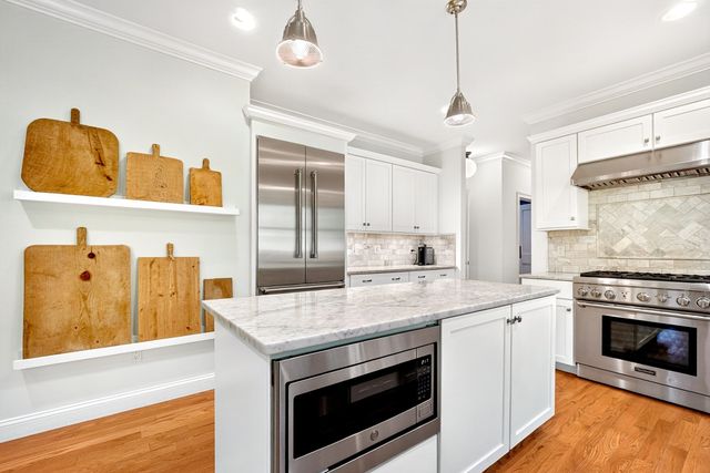 313 Garfield Rd, Concord, MA 01742
