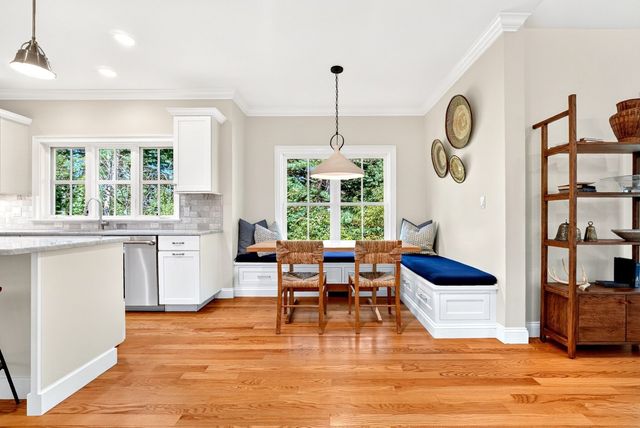 313 Garfield Rd, Concord, MA 01742