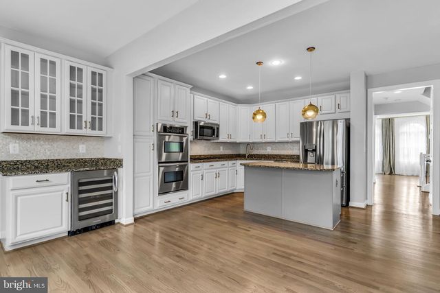 25241 BEACH PL, Chantilly, VA 20152