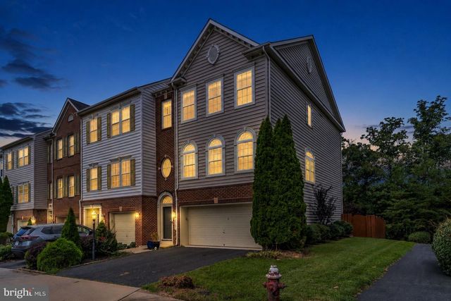 25241 BEACH PL, Chantilly, VA 20152