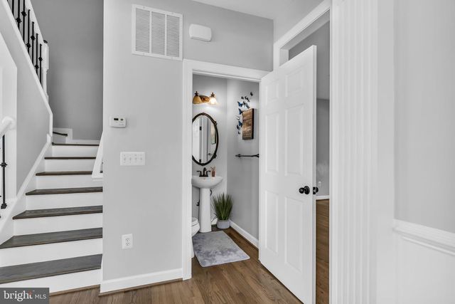 25241 BEACH PL, Chantilly, VA 20152