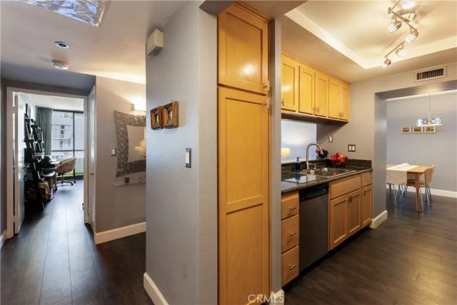 600 W 9th 811, Los Angeles, CA 90015