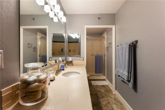 600 W 9th 811, Los Angeles, CA 90015