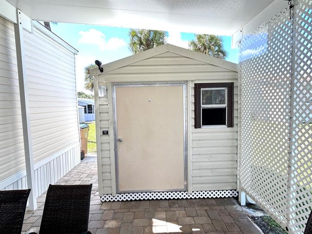 613 Jasmine Lane, Deerfield Beach, FL 33442