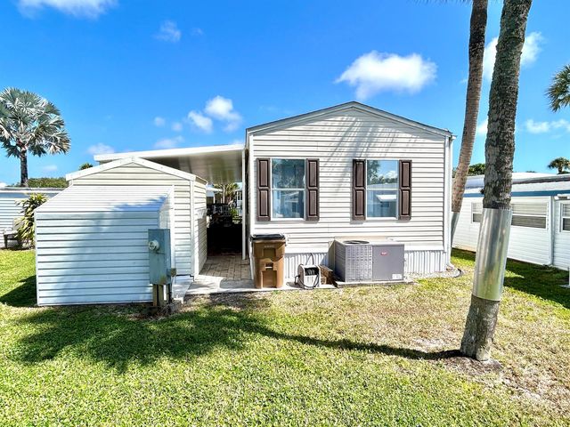 613 Jasmine Lane, Deerfield Beach, FL 33442