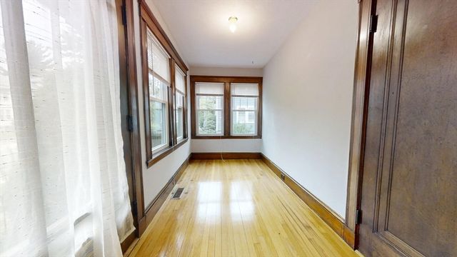 28 Hibbard 1, Newton, MA 02458