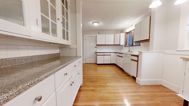28 Hibbard 1, Newton, MA 02458