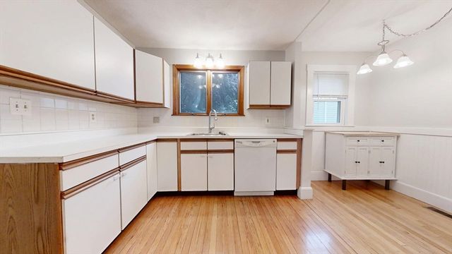 28 Hibbard 1, Newton, MA 02458