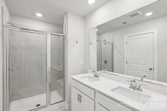 9008 Foggy Brook Loop, Charlotte, NC 28216