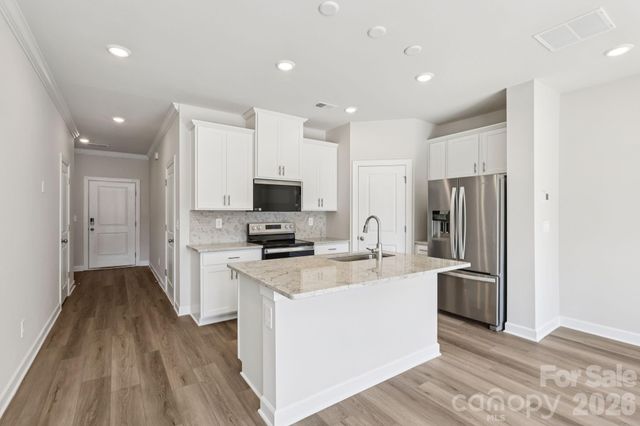 9008 Foggy Brook Loop, Charlotte, NC 28216