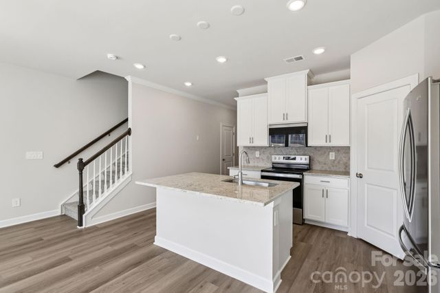 9008 Foggy Brook Loop, Charlotte, NC 28216