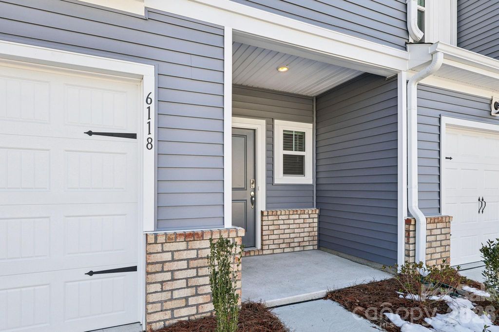 9008 Foggy Brook Loop, Charlotte, NC 28216