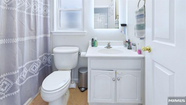 16 High Street, Elizabeth, NJ 07202