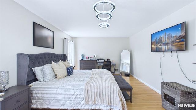 16 High Street, Elizabeth, NJ 07202
