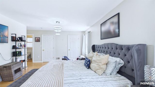 16 High Street, Elizabeth, NJ 07202