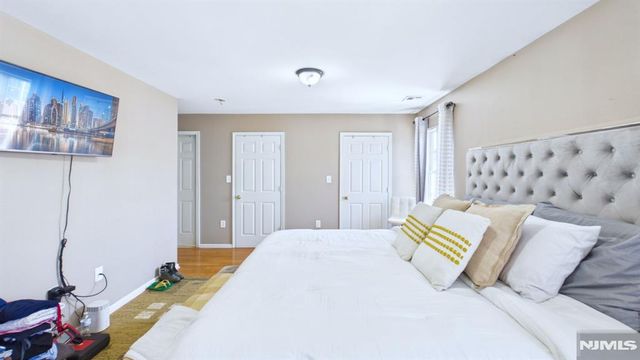 16 High Street, Elizabeth, NJ 07202