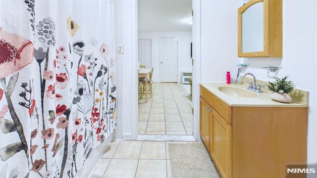 16 High Street, Elizabeth, NJ 07202
