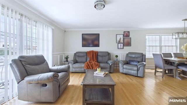 16 High Street, Elizabeth, NJ 07202