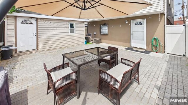 16 High Street, Elizabeth, NJ 07202