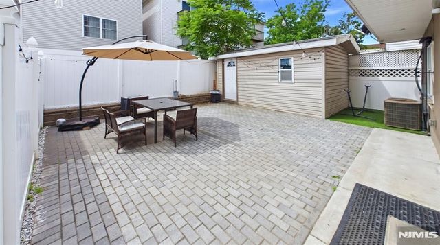 16 High Street, Elizabeth, NJ 07202
