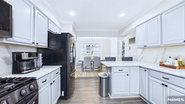 16 High Street, Elizabeth, NJ 07202