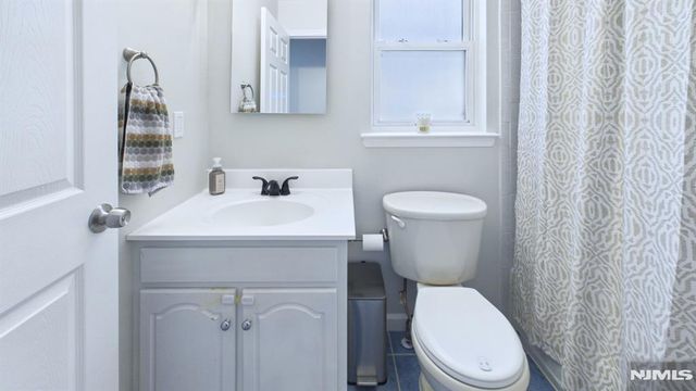 16 High Street, Elizabeth, NJ 07202