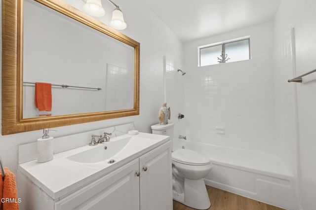 1127 Acadia Place, Ventura, CA 93003
