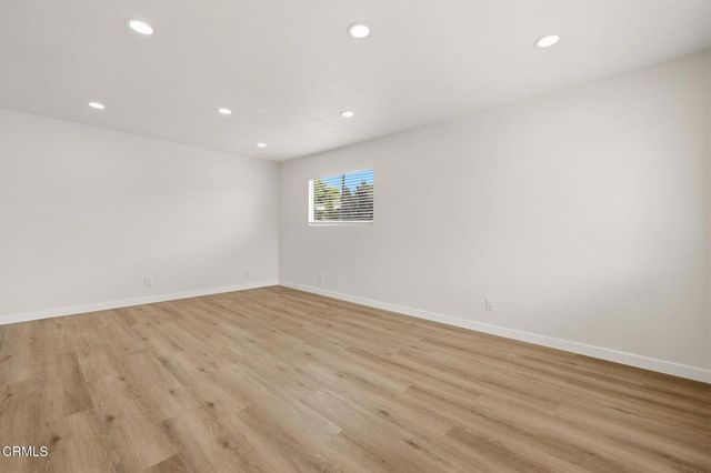 1127 Acadia Place, Ventura, CA 93003