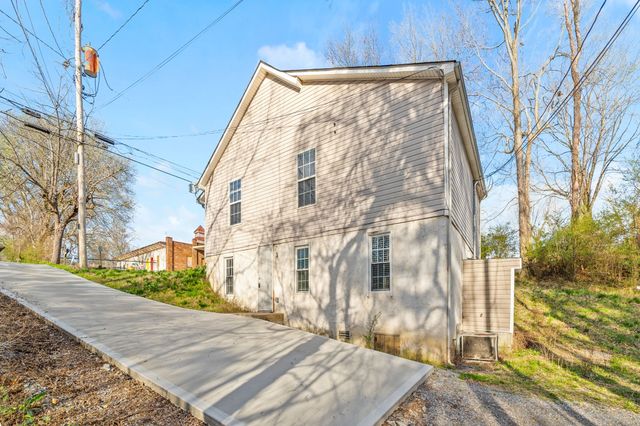 208 Chapel St Apt B, Clarksville, TN 37042