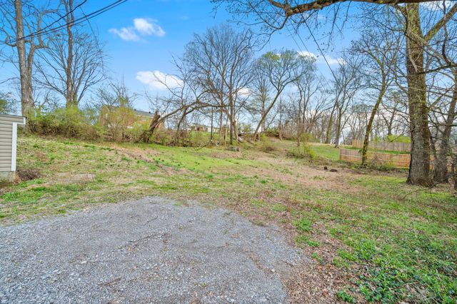 208 Chapel St Apt B, Clarksville, TN 37042