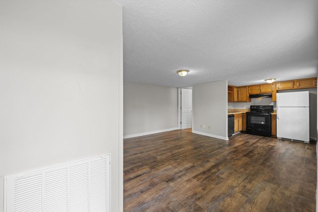 208 Chapel St Apt B, Clarksville, TN 37042