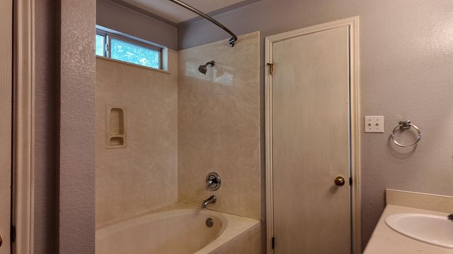 4003 Reeders DR, Austin, TX 78725