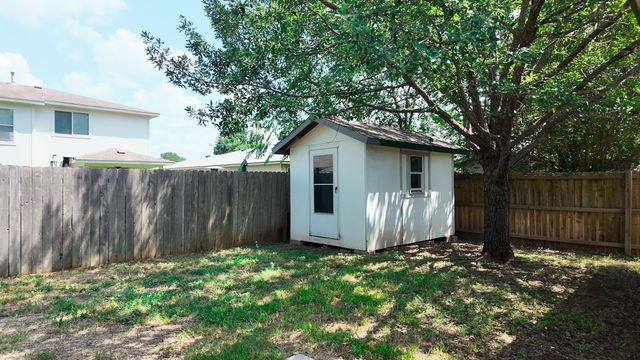 4003 Reeders DR, Austin, TX 78725