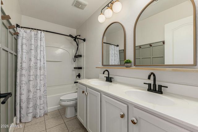 2177 E GILLCREST Road, Gilbert, AZ 85298