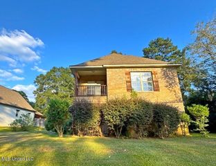 4550 Ridgewood Road, Jackson, MS 39211
