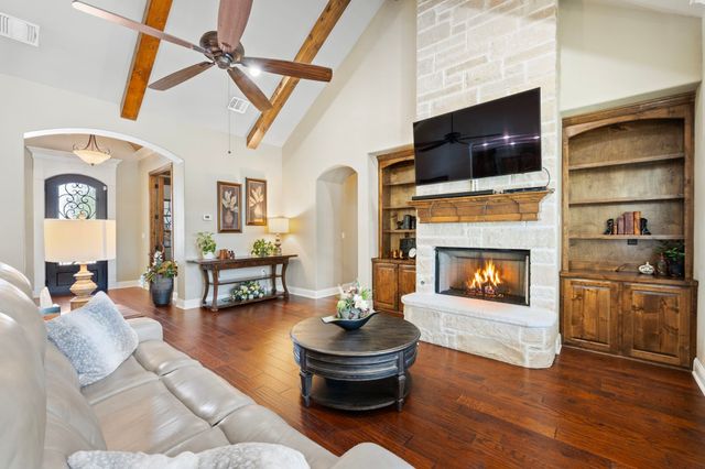 1104 Catalina Bay Boulevard, Granbury, TX 76048