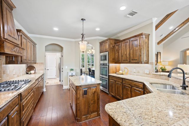 1104 Catalina Bay Boulevard, Granbury, TX 76048