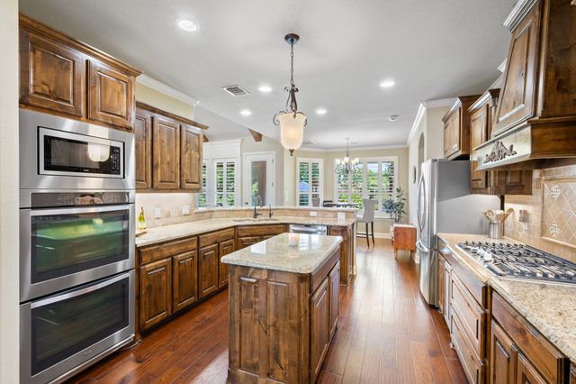 1104 Catalina Bay Boulevard, Granbury, TX 76048
