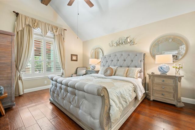 1104 Catalina Bay Boulevard, Granbury, TX 76048