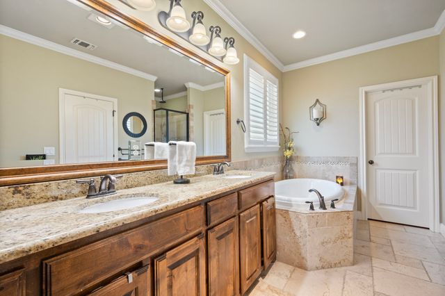 1104 Catalina Bay Boulevard, Granbury, TX 76048