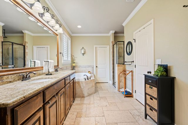 1104 Catalina Bay Boulevard, Granbury, TX 76048