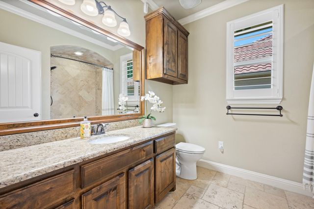 1104 Catalina Bay Boulevard, Granbury, TX 76048