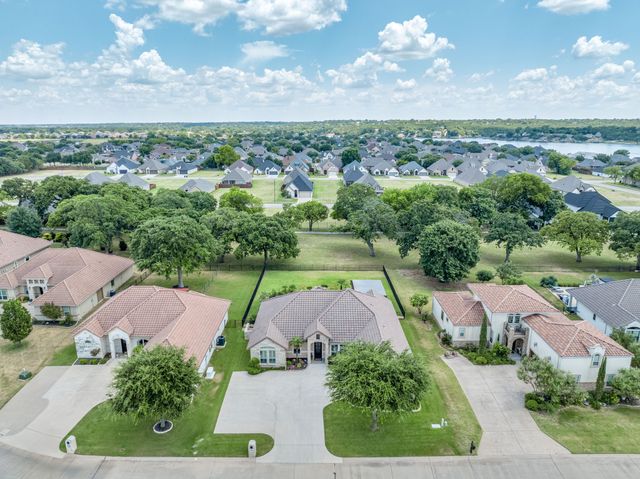 1104 Catalina Bay Boulevard, Granbury, TX 76048