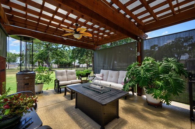 1104 Catalina Bay Boulevard, Granbury, TX 76048