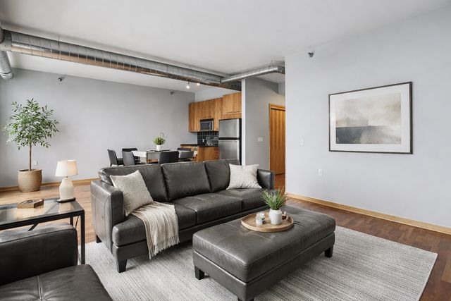 1211 Lagoon Avenue 410, Minneapolis, MN 55408