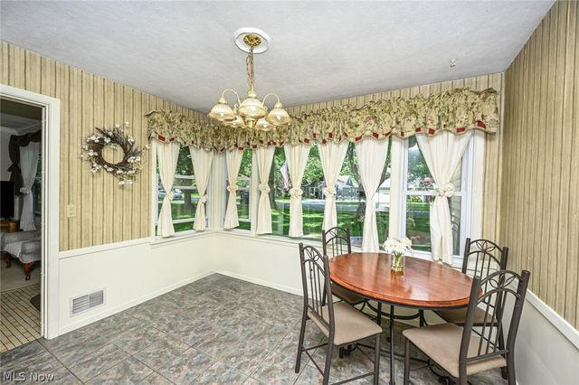145 Edgewood Drive, Berea, OH 44017