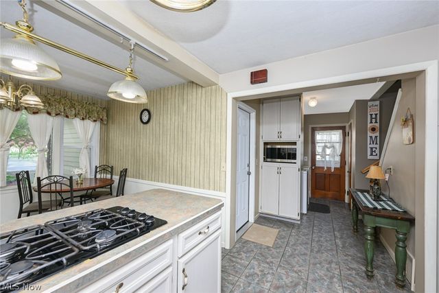145 Edgewood Drive, Berea, OH 44017