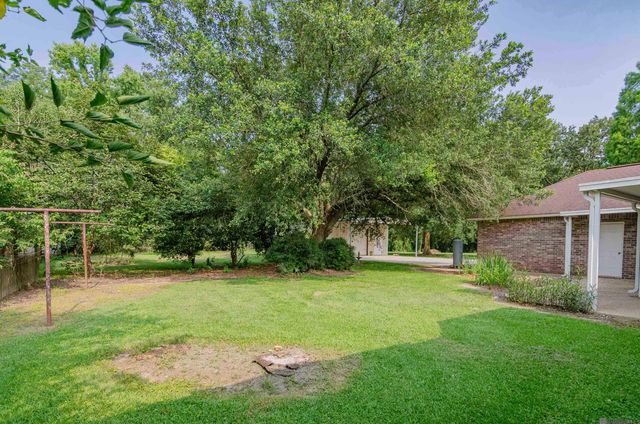 13204 Bluff Rd, Geismar, LA 70734
